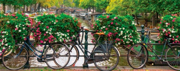 Bicis en Canales de Ámsterdam