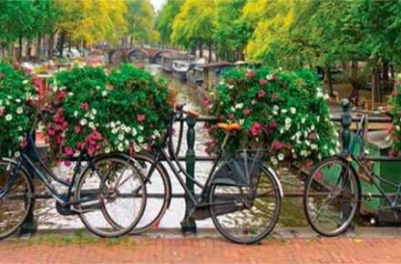 Bicicletas en los Canales de Ámsterdam